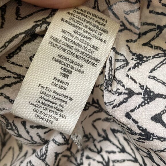 FREE PEOPLE Crop Blouse Size Small Boho Print Cream Stars Aligned Flowy Sleeves - Picture 12 of 15